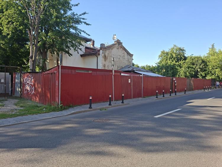 Casă cu 4 camere cu Teren 670 Mp în Tei