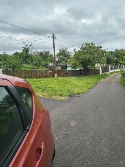 Teren de 3100 mp, în Zăicești