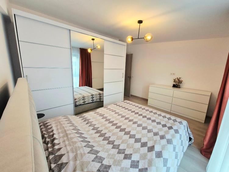 Apartament cu 3 camere decomandat, mobilat în Central