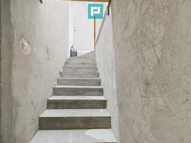 Casă cu 5 camere cu Teren 987 Mp în Aradului