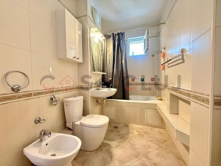Apartament cu 4 camere semidecomandat, mobilat în Zorilor