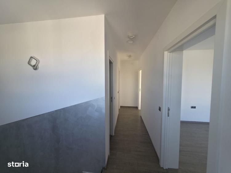 Casă cu 4 camere cu Teren 200 Mp în Livezeni