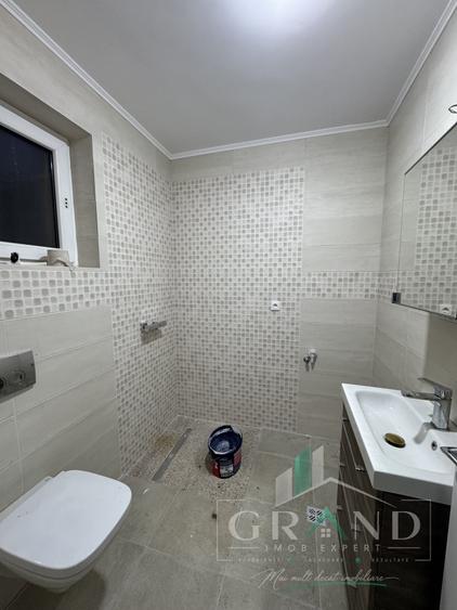 Duplex cu 4 camere cu Canalizare în Iris