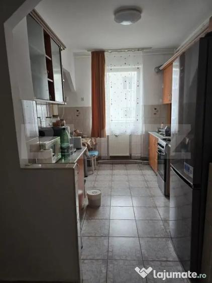 Apartament cu 3 camere decomandat în Soarelui