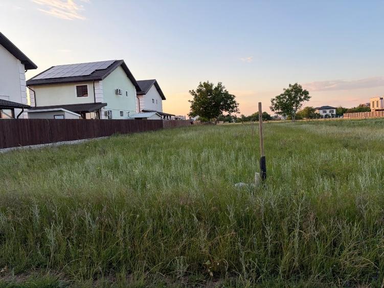 Teren Construcții intravilan de 1500 mp, în Tunari