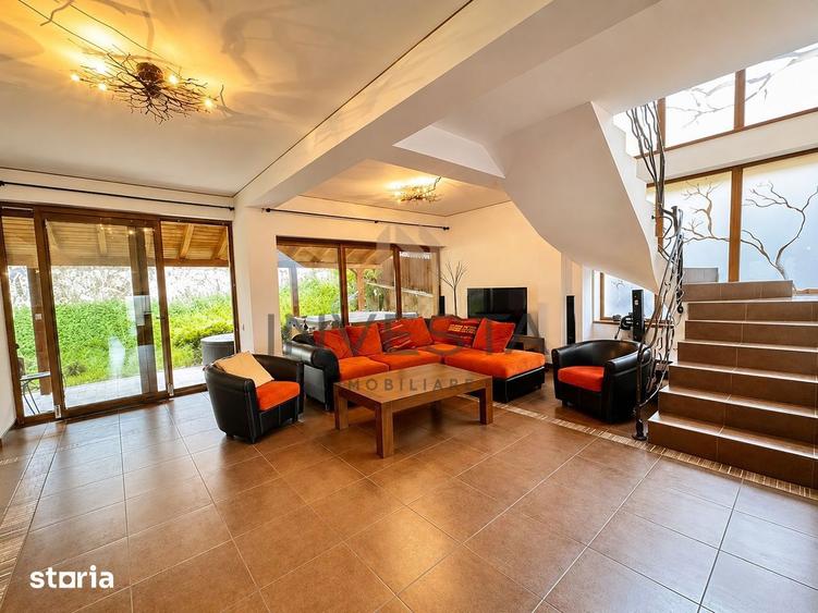 Casă cu 5 camere cu Teren 456 Mp în Becaș