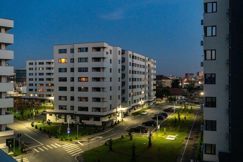 Apartament cu 2 camere semidecomandat, mobilat în Pipera