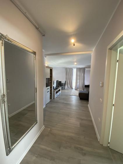 Apartament cu 3 camere decomandat, mobilat în Dumbrăvița