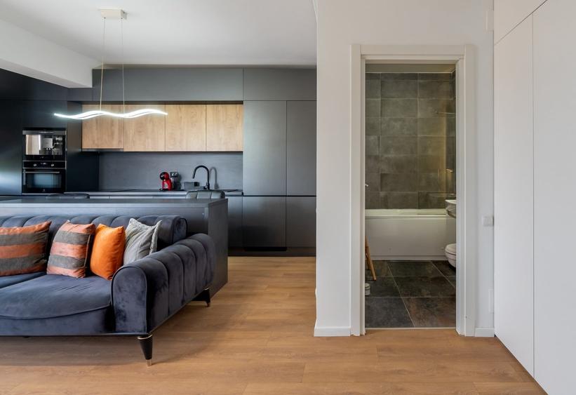 Apartament cu 2 camere semidecomandat, mobilat în Pipera