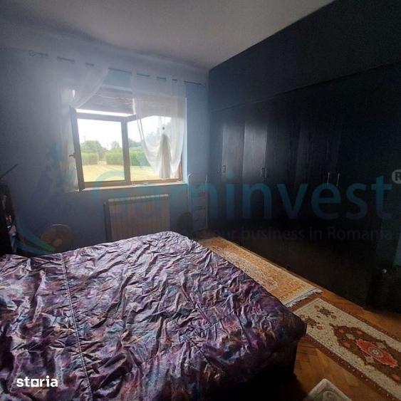 Casă cu 4 camere cu Teren 8300 Mp în Central