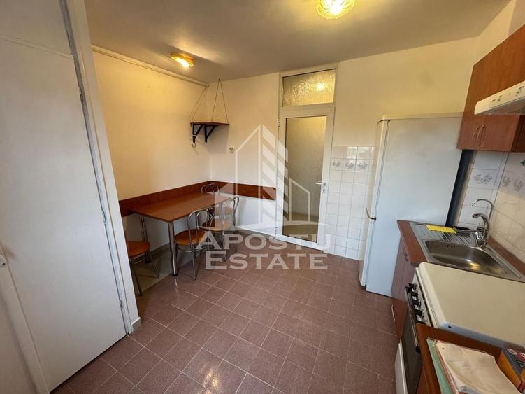 Apartament cu 2 camere semidecomandat, mobilat în Telegrafului