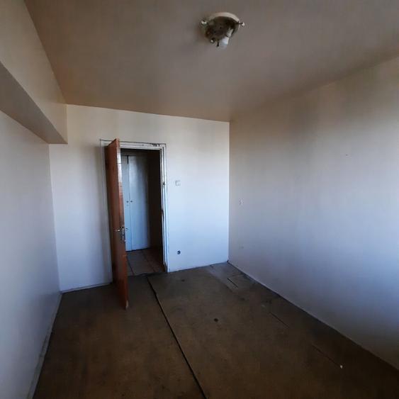 Apartament cu 3 camere decomandat în Colentina