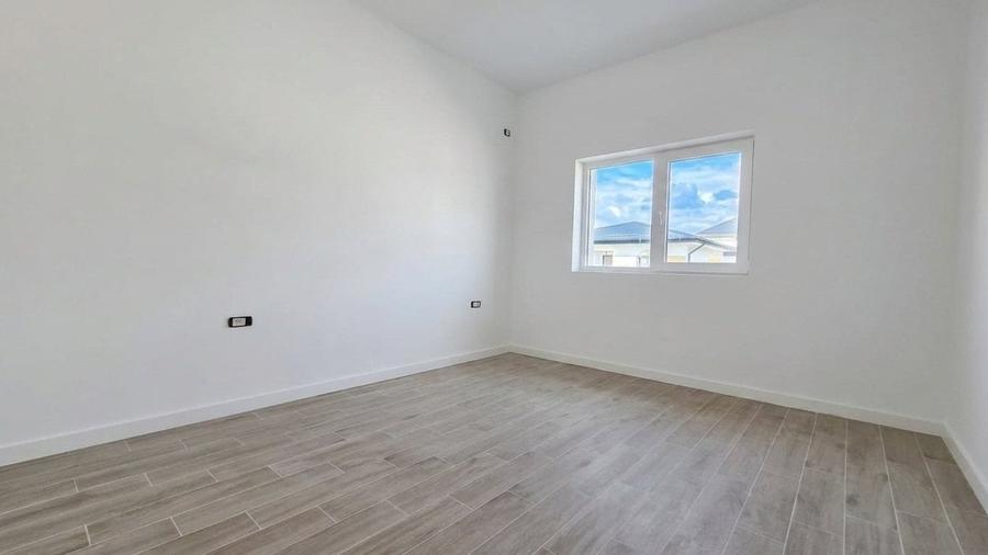 Casă cu 4 camere cu Teren 401 Mp în Tunari