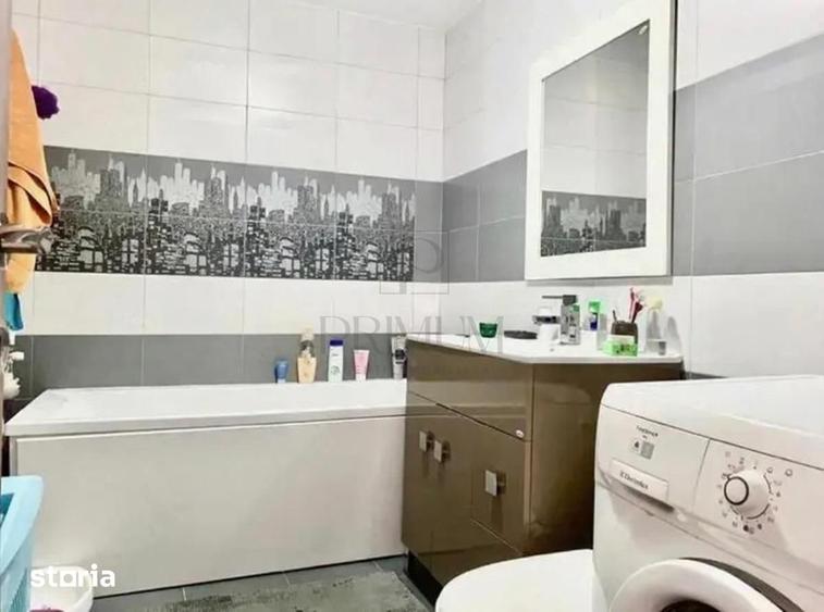 Apartament cu 3 camere decomandat în Lunei