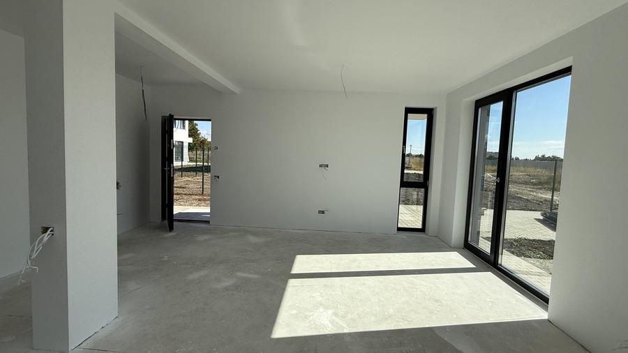 Casă individuală cu 4 camere cu Teren 804 Mp în Săftica