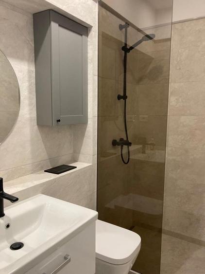 Apartament cu 3 camere decomandat în Tineretului