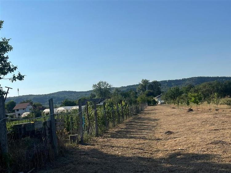 Casă individuală cu 2 camere cu Teren 2297 Mp în Fughiu