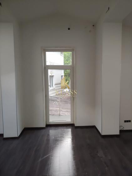 Spațiu comercial, de 300 mp, în Dacia