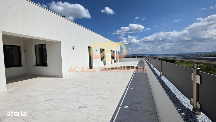 Apartament cu 3 camere decomandat în Voinești