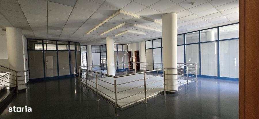 Spațiu comercial, de 1,432 mp, în Central
