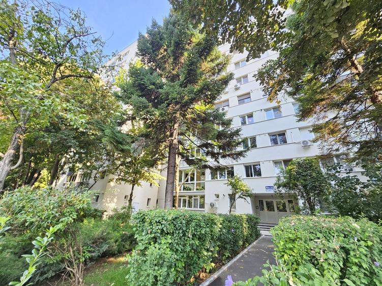 Apartament cu 2 camere semidecomandat, mobilat în Tineretului