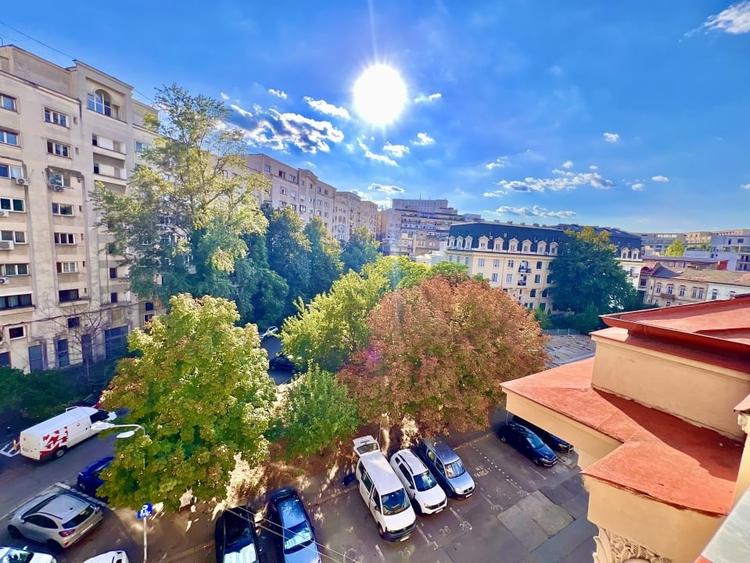 Apartament cu 4 camere decomandat în Unirii