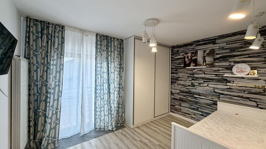 Casă individuală cu 4 camere cu Canalizare în Tunari