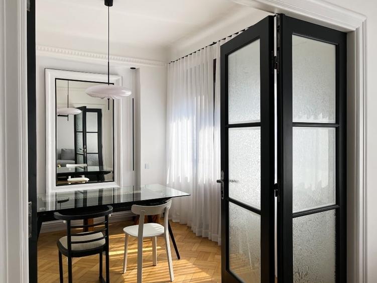 Apartament cu 3 camere decomandat, mobilat în P-ța Romană