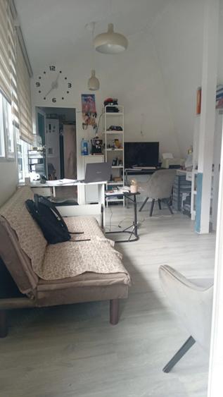 Casă cu 3 camere cu Teren 1200 Mp în Central