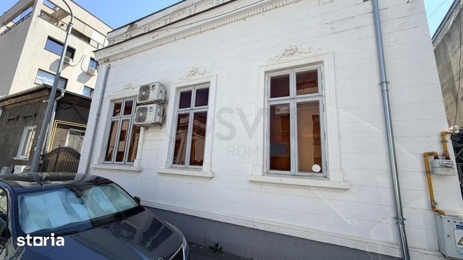Casă cu 10 camere cu Teren 335 Mp în Victoriei