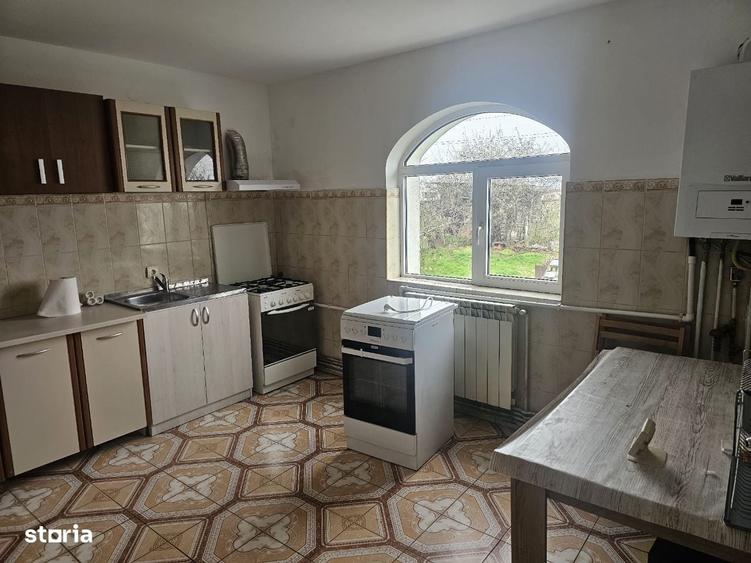 Casă cu 4 camere cu Teren 15000 Mp în Galata