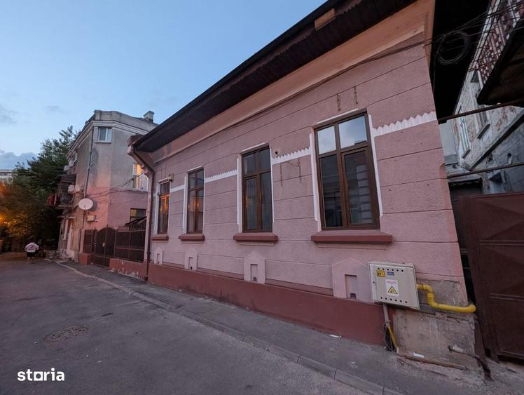 Casă cu 4 camere în Unirii