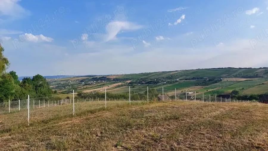 Teren de 1992 mp, în Nord
