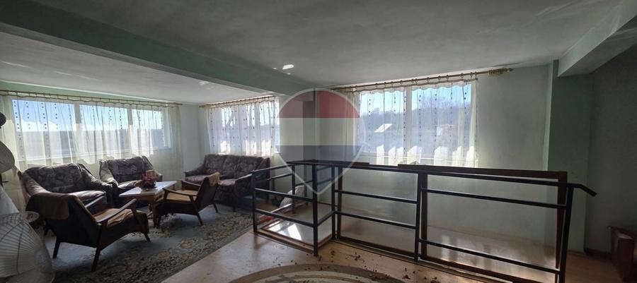 Casă individuală cu 5 camere cu Teren 1682 Mp în Lucieni