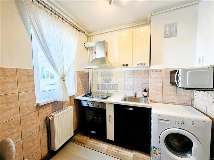 Apartament cu 3 camere decomandat, mobilat în Ștrand