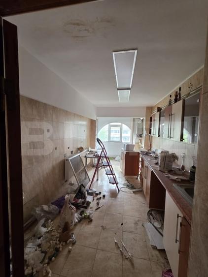 Apartament cu 4 camere decomandat, mobilat în Mazepa 1