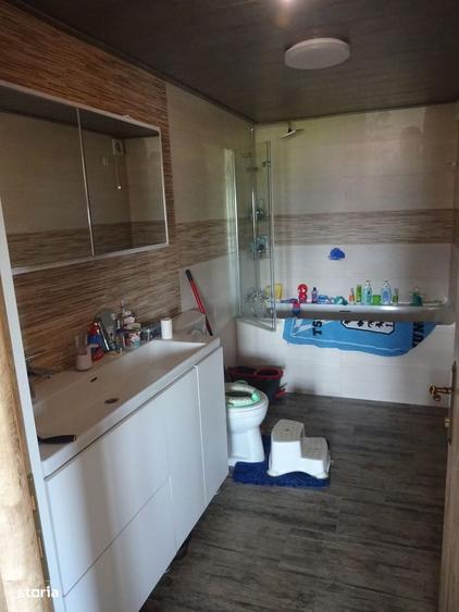 Casă cu 4 camere cu Teren 1568 Mp în Aleșd