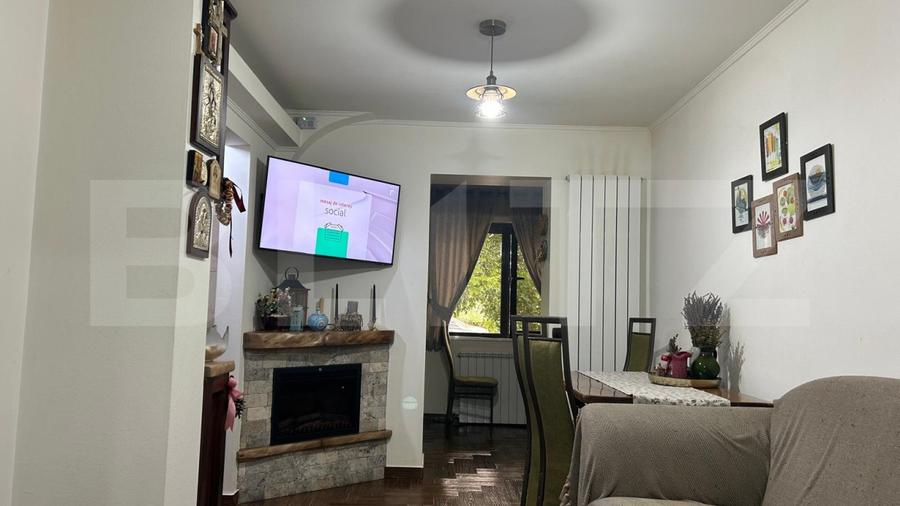 Apartament cu 3 camere decomandat, mobilat în Micro 20