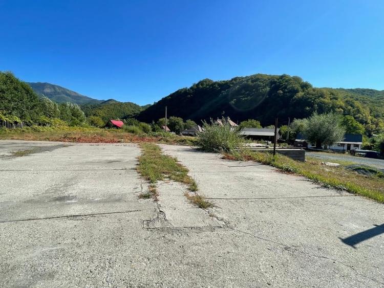 Spațiu industrial, de 1,210 mp, în Ferneziu