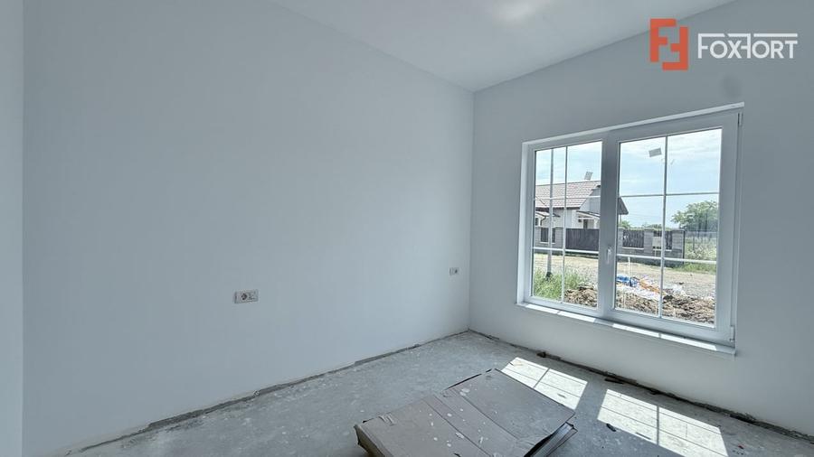 Duplex cu 5 camere cu Canalizare în Moșnița Veche