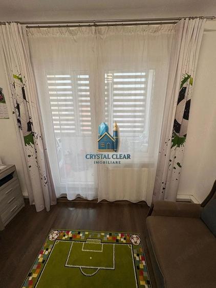 Apartament cu 3 camere decomandat în Tudor