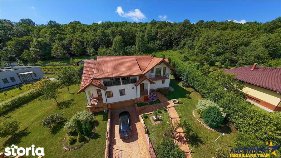 Casă cu 9 camere decomandat cu Teren 1750 Mp în Pestișu Mic