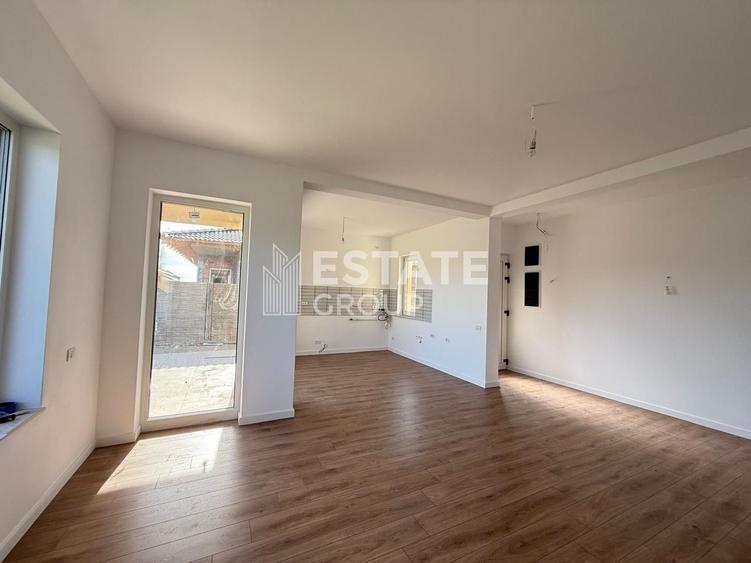Duplex cu 3 camere cu Canalizare în Moșnița Nouă