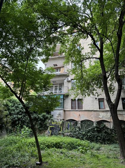 Apartament cu 3 camere decomandat, mobilat în Cișmigiu
