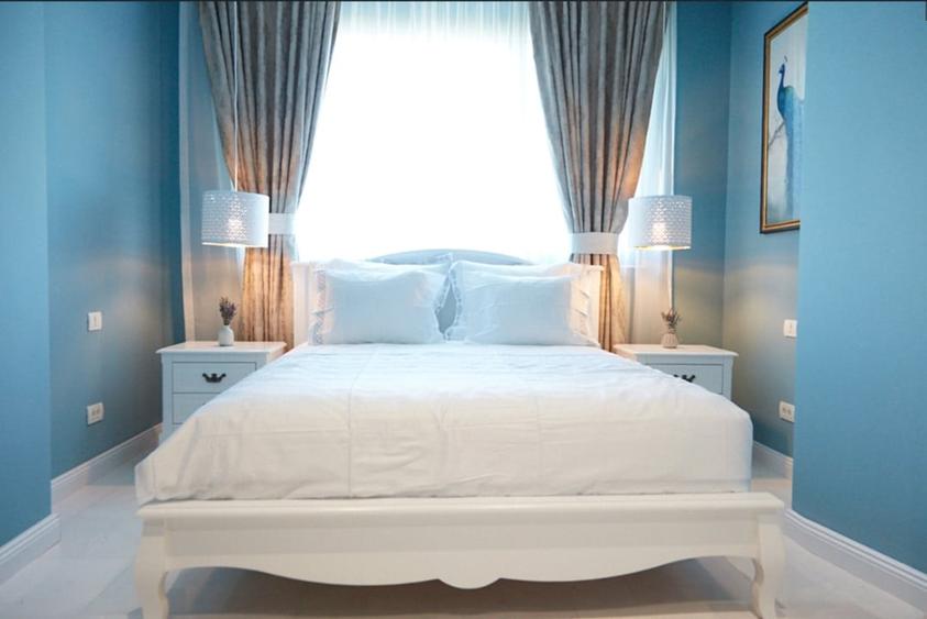 Apartament cu 3 camere decomandat în Mamaia-Sat