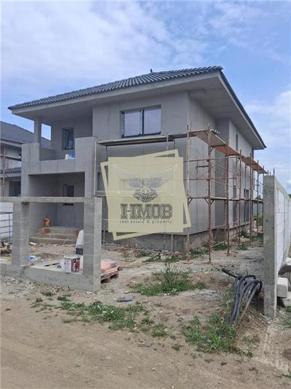 Casă individuală cu 5 camere cu Teren 530 Mp în Șelimbăr