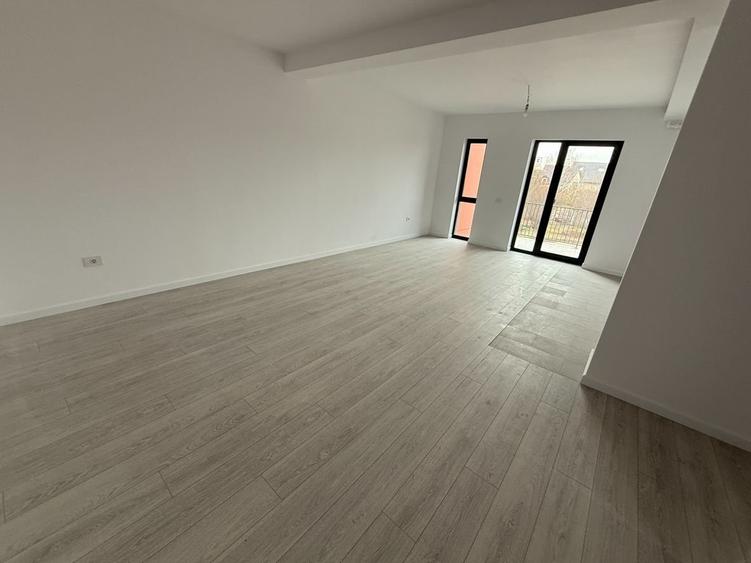 Apartament cu 2 camere decomandat în Soarelui