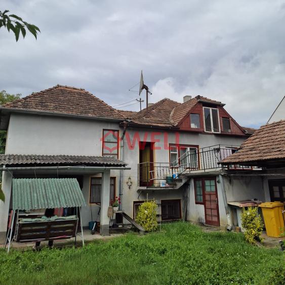 Casă individuală cu 10 camere cu Teren 1200 Mp în Sângeorgiu de Pădure