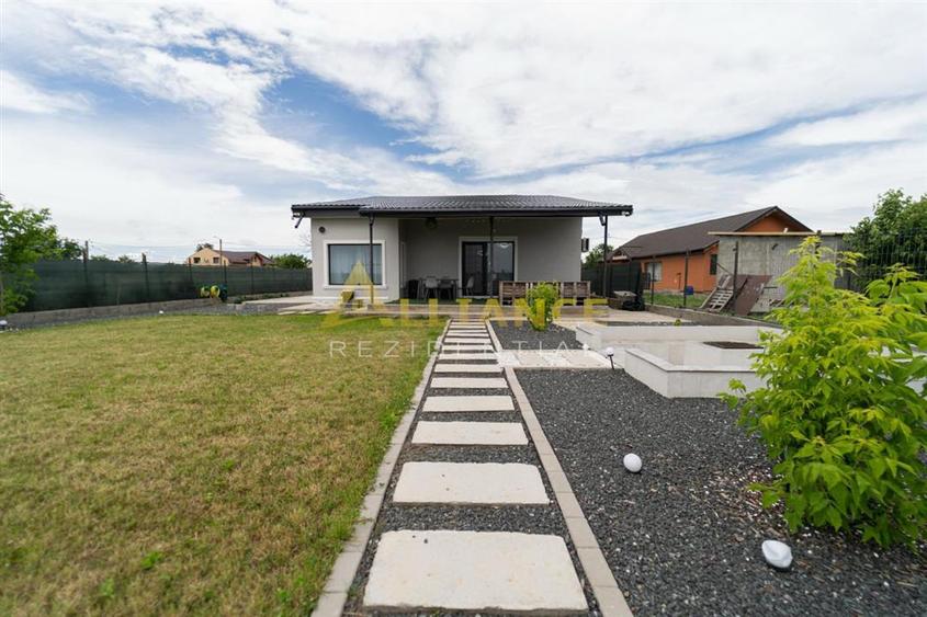 Casă individuală cu 4 camere cu Teren 755 Mp în Frumușani