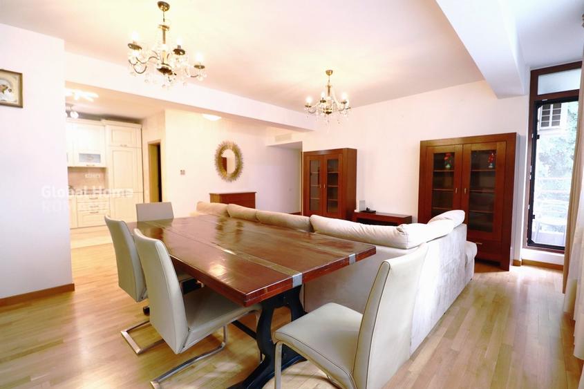 Apartament cu 3 camere decomandat în Arcul de Triumf